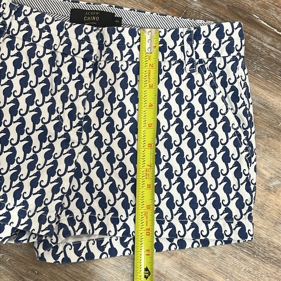 J. Crew Chino Shorts Women's 2 Navy and White Seahorse Pattern 2.5 Inch Inseam - Picture 7 of 14